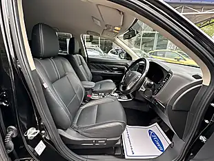 Used 2018 Mitsubishi Outlander Black - Interior and Exterior details 7