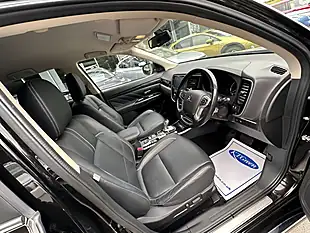 Used 2018 Mitsubishi Outlander Black - Interior and Exterior details 8