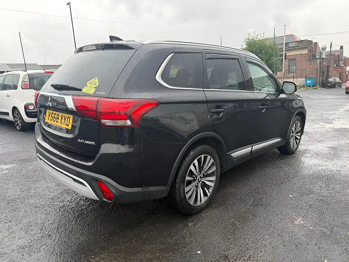 Used 2018 Mitsubishi Outlander Black - Interior and Exterior details 2