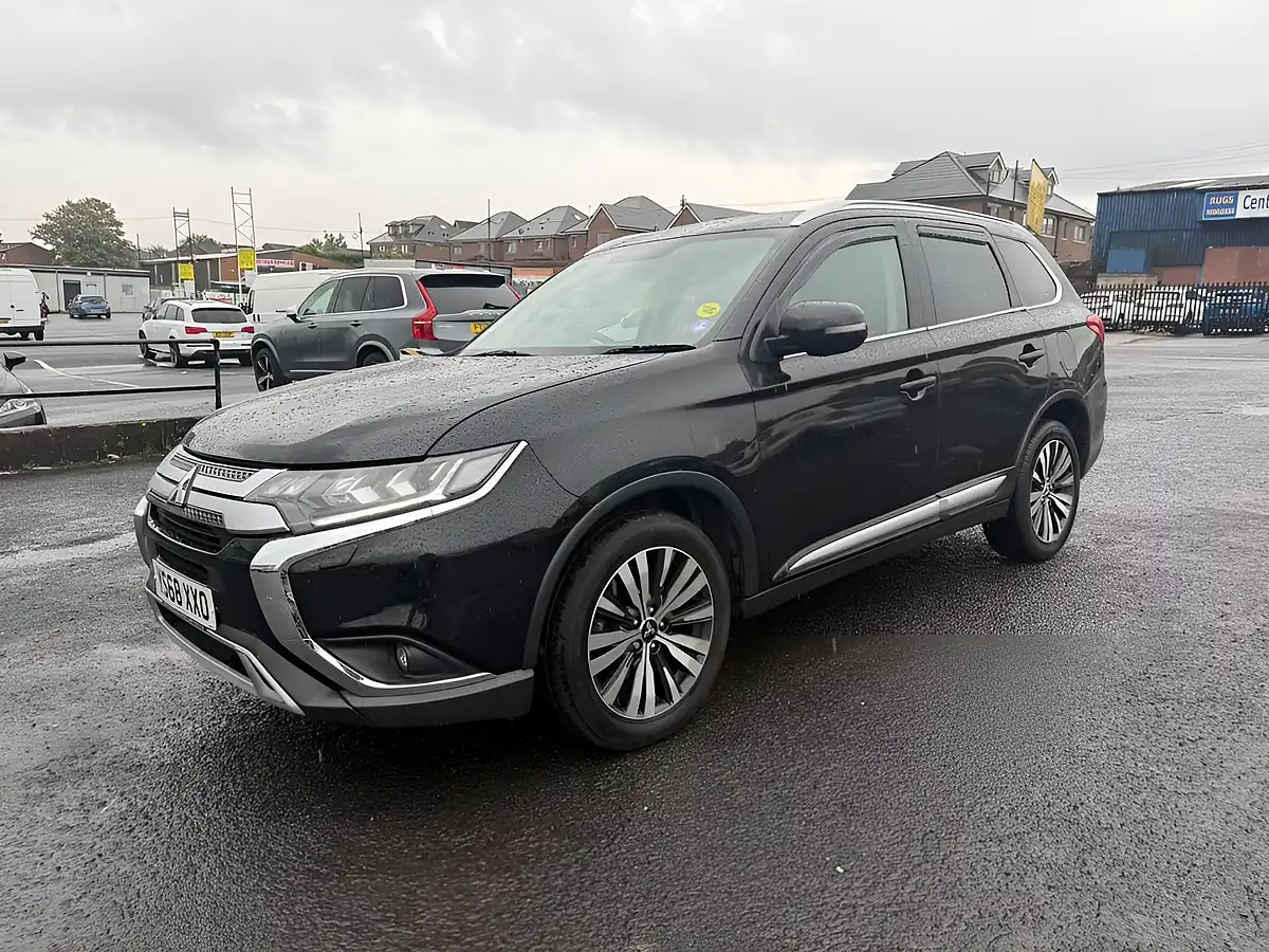 Used 2018 Mitsubishi Outlander Black - Interior and Exterior details 20