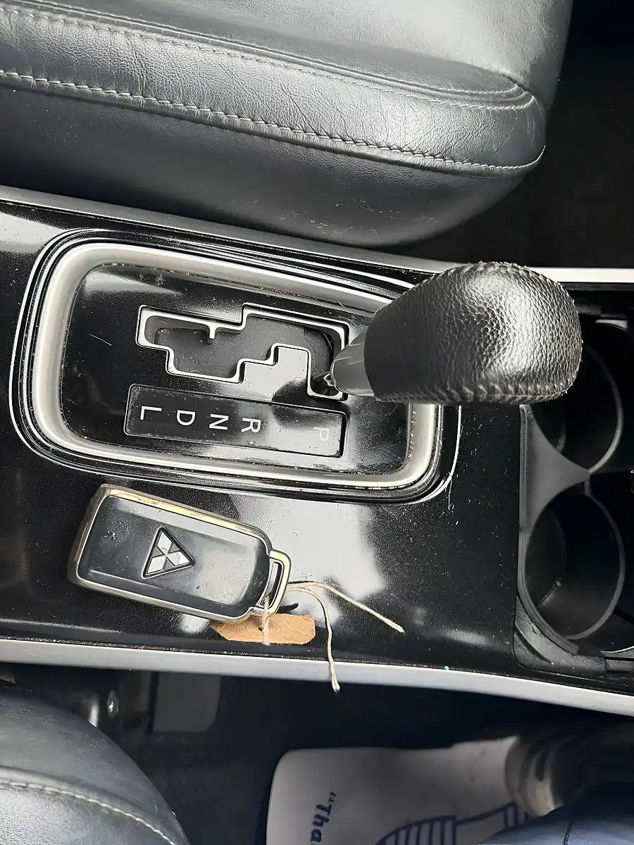 Used 2018 Mitsubishi Outlander Black - Interior and Exterior details 4