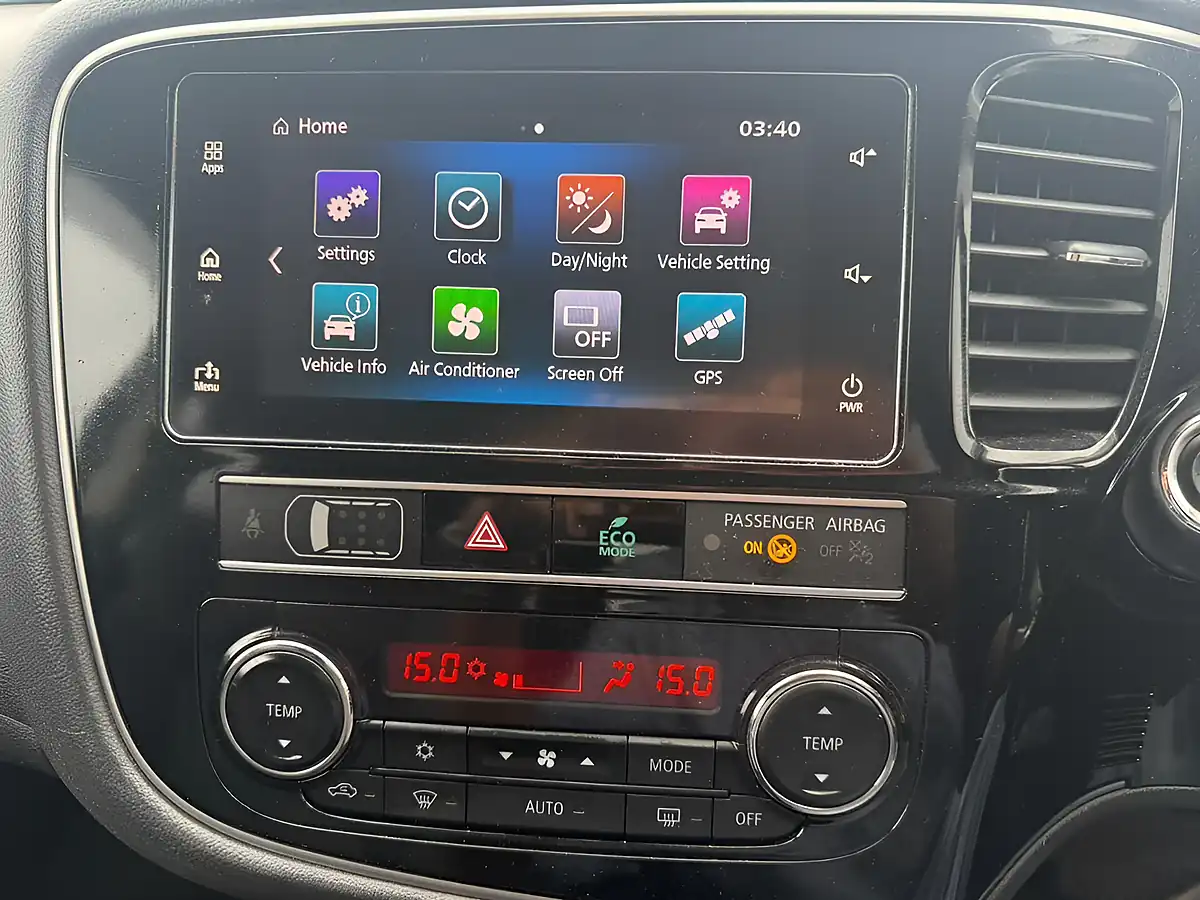 Used 2018 Mitsubishi Outlander Black - Interior and Exterior details 8