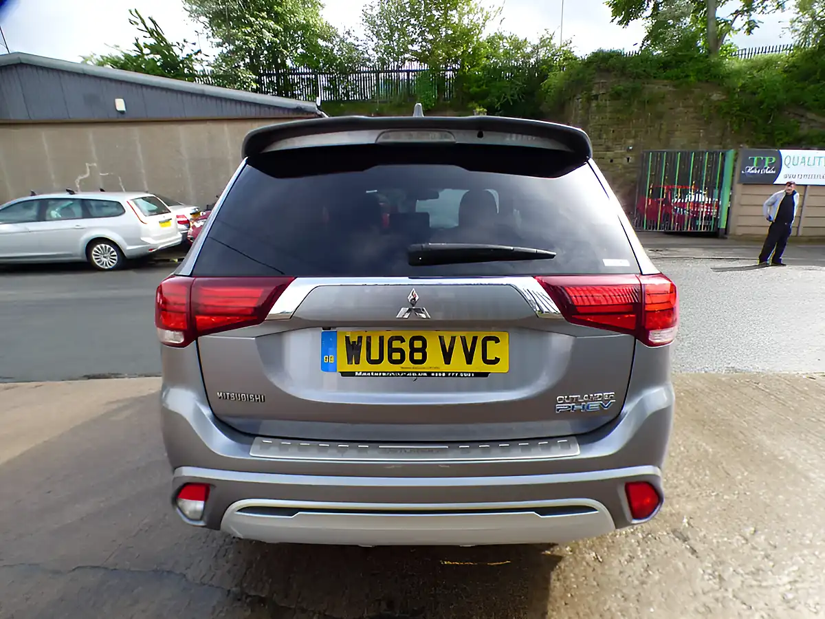 Used 2018 Mitsubishi Outlander Grey - Interior and Exterior details 11