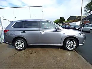 Used 2018 Mitsubishi Outlander Grey - Interior and Exterior details 15