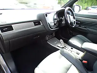 Used 2018 Mitsubishi Outlander Grey - Interior and Exterior details 16