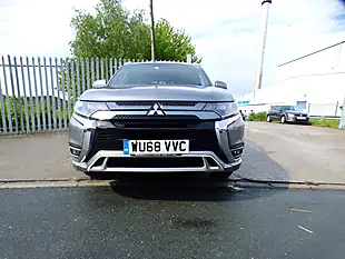 Used 2018 Mitsubishi Outlander Grey - Interior and Exterior details 8