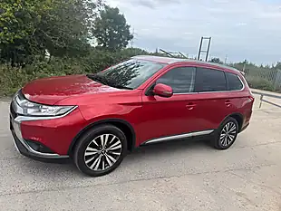 Used 2018 Mitsubishi Outlander Ls Red - Interior and Exterior details 10