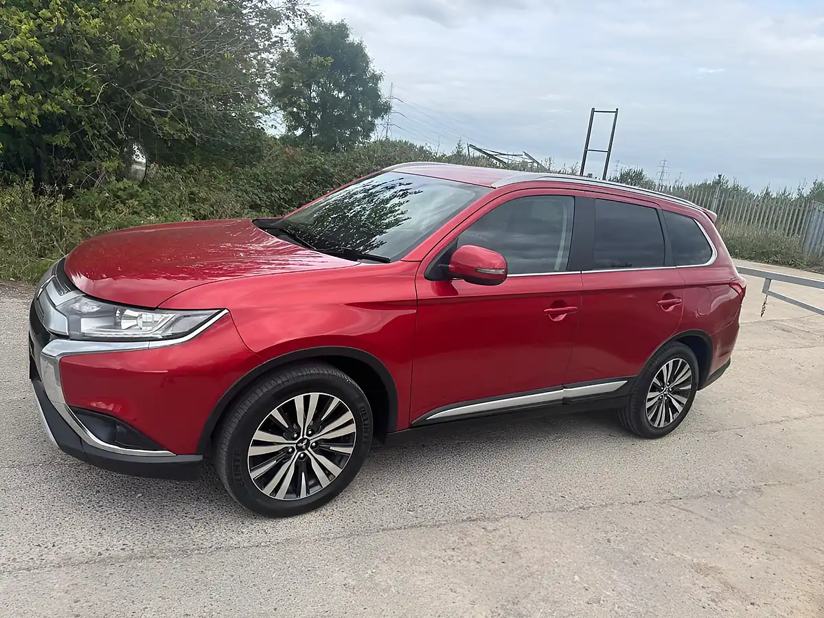 Used 2018 Mitsubishi Outlander Ls Red - Interior and Exterior details 10