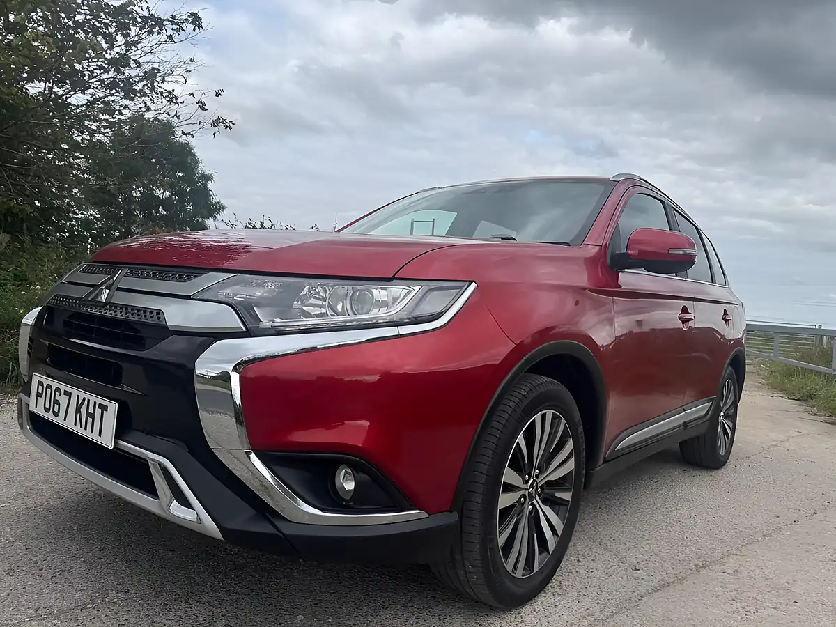 Used 2018 Mitsubishi Outlander Ls Red - Interior and Exterior details 11