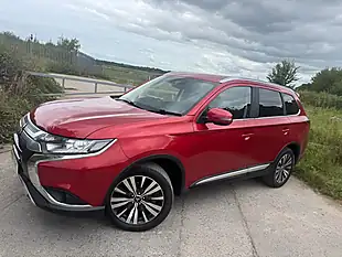 Used 2018 Mitsubishi Outlander Ls Red - Interior and Exterior details 12