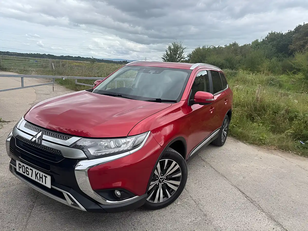 Used 2018 Mitsubishi Outlander Ls Red - Interior and Exterior details 13
