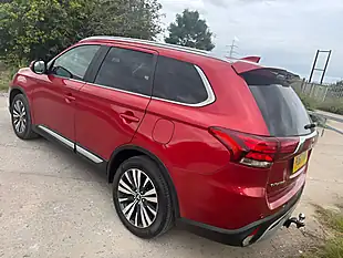 Used 2018 Mitsubishi Outlander Ls Red - Interior and Exterior details 14