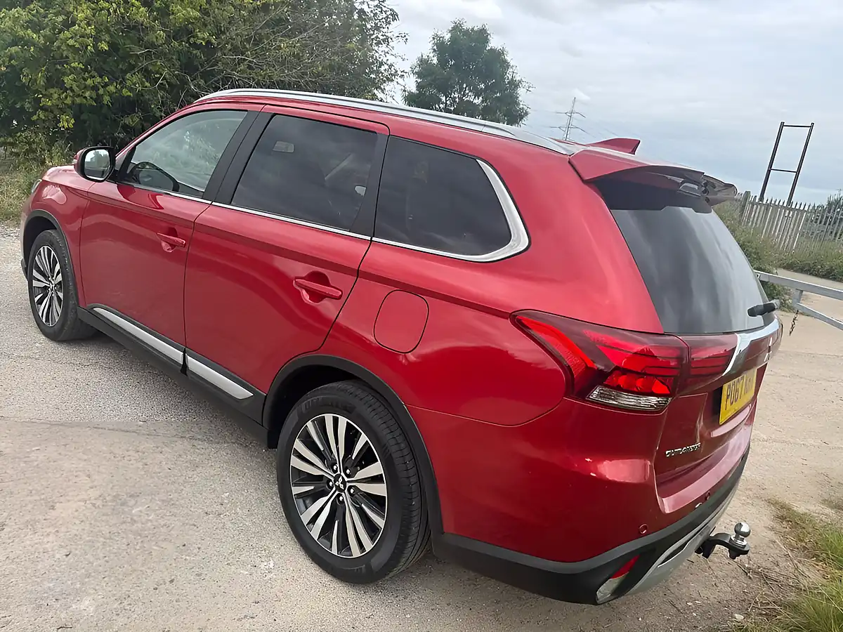 Used 2018 Mitsubishi Outlander Ls Red - Interior and Exterior details 14