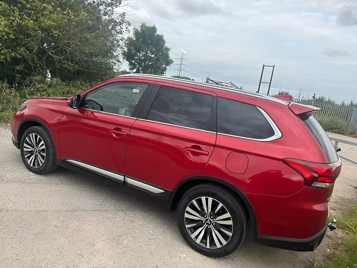 Used 2018 Mitsubishi Outlander Ls Red - Interior and Exterior details 15