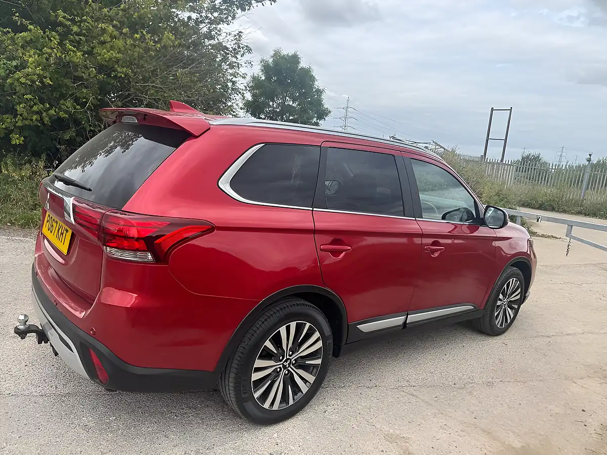 Used 2018 Mitsubishi Outlander Ls Red - Interior and Exterior details 16