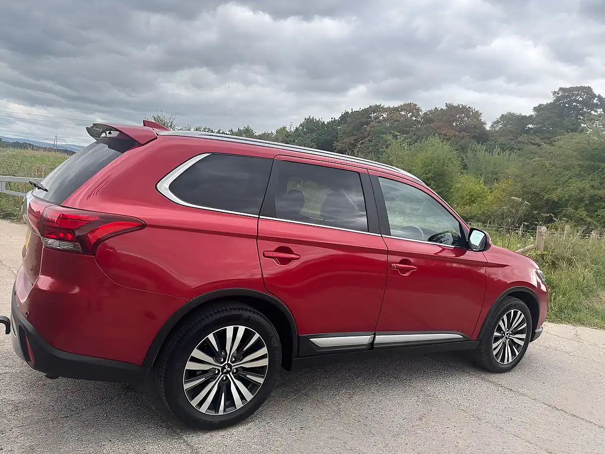 Used 2018 Mitsubishi Outlander Ls Red - Interior and Exterior details 3