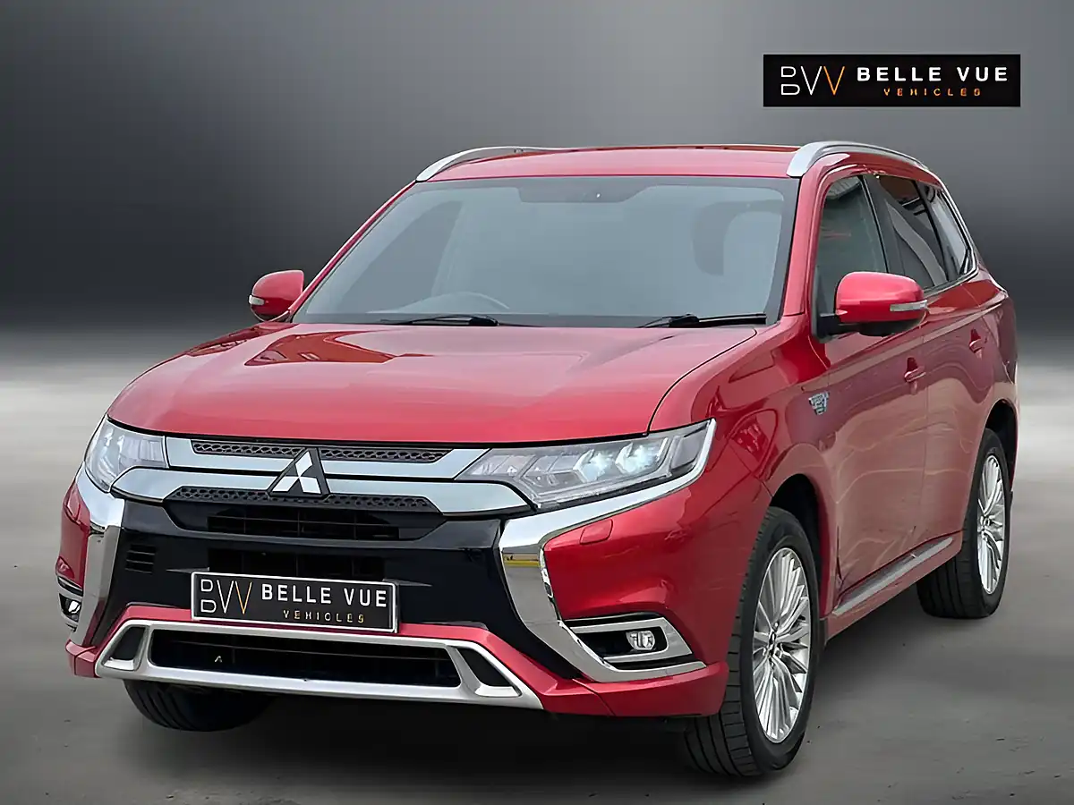 Used 2018 Mitsubishi Outlander Orient Red - Interior and Exterior details 10