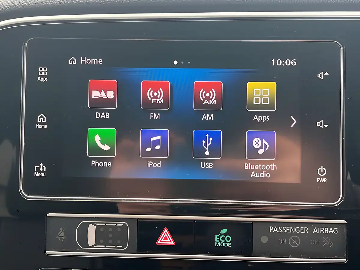 Used 2018 Mitsubishi Outlander Orient Red - Interior and Exterior details 19