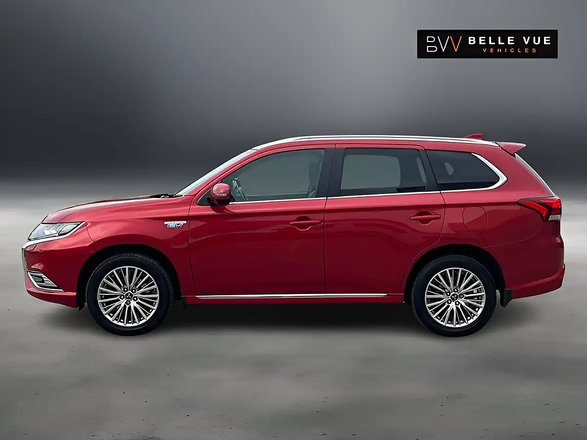 Used 2018 Mitsubishi Outlander Orient Red - Interior and Exterior details 9