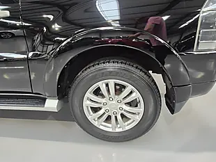 Used 2018 Mitsubishi Shogun SG2 Black - Interior and Exterior details 10