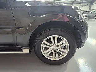 Used 2018 Mitsubishi Shogun SG2 Black - Interior and Exterior details 11