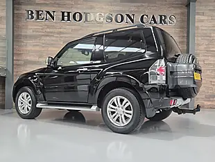 Used 2018 Mitsubishi Shogun SG2 Black - Interior and Exterior details 9