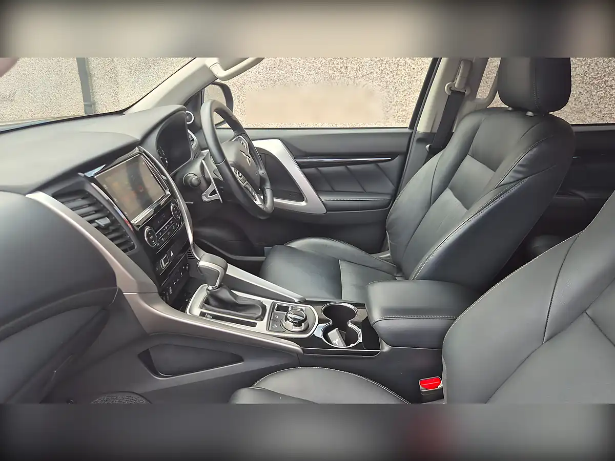 Used 2018 Mitsubishi Shogun Sport Bronze - Interior and Exterior details 13