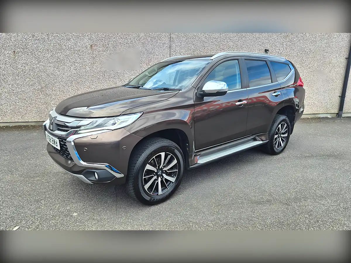 Used 2018 Mitsubishi Shogun Sport Bronze - Interior and Exterior details 3