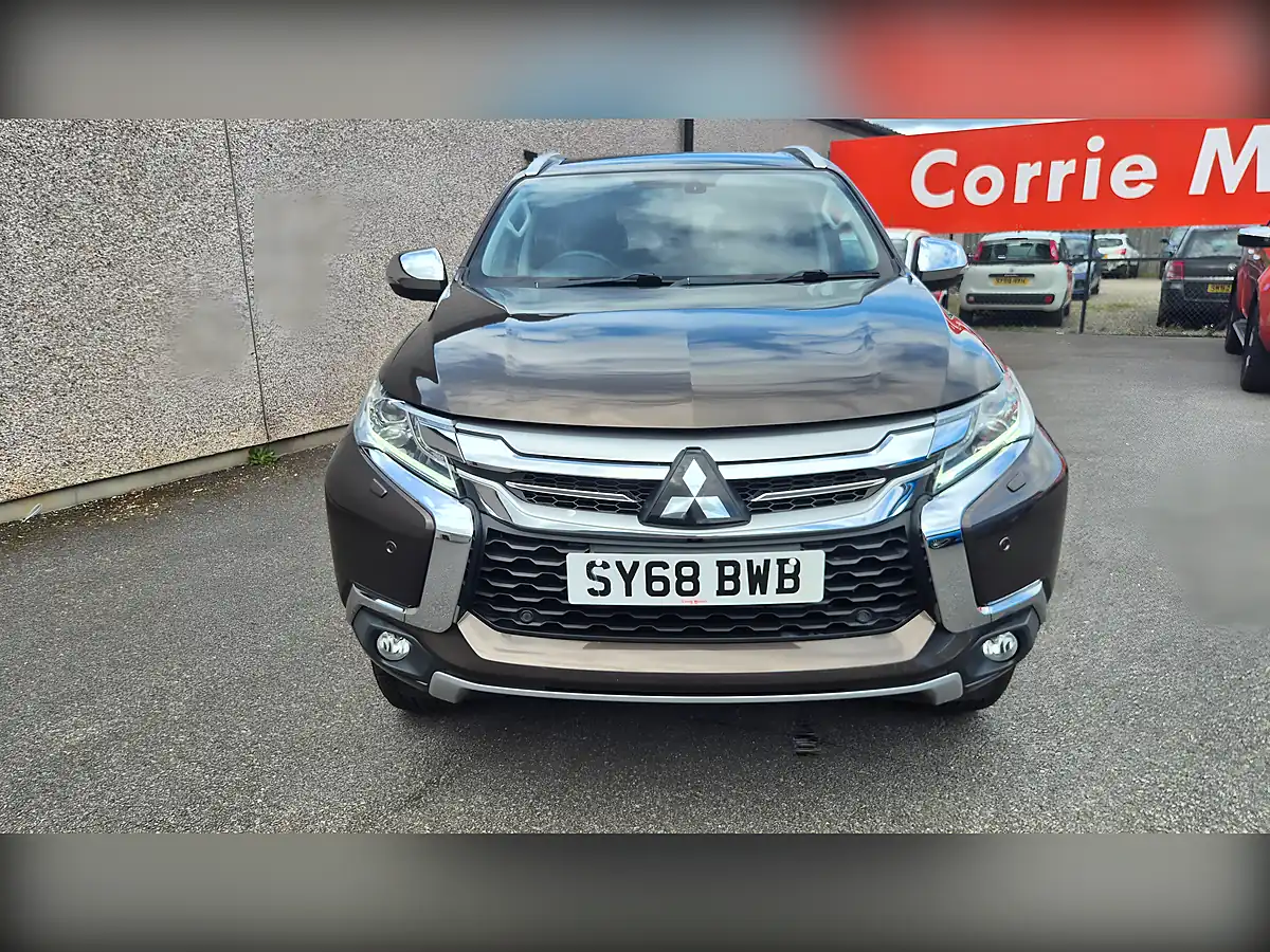 Used 2018 Mitsubishi Shogun Sport Bronze - Interior and Exterior details 7