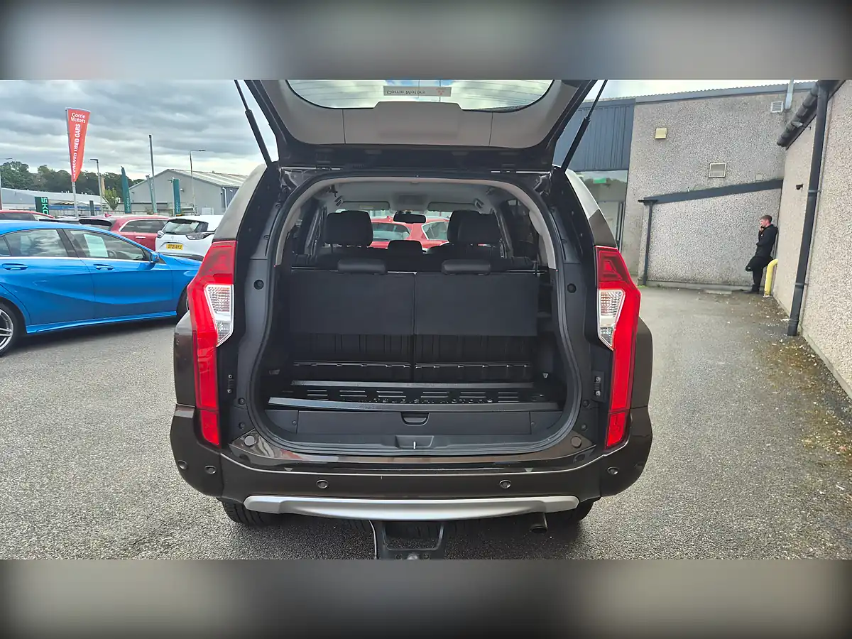 Used 2018 Mitsubishi Shogun Sport Bronze - Interior and Exterior details 8