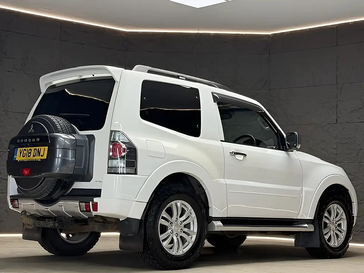 Used 2018 Mitsubishi Shogun Warrior White - Interior and Exterior details 10