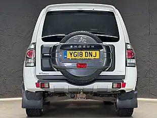 Used 2018 Mitsubishi Shogun Warrior White - Interior and Exterior details 12