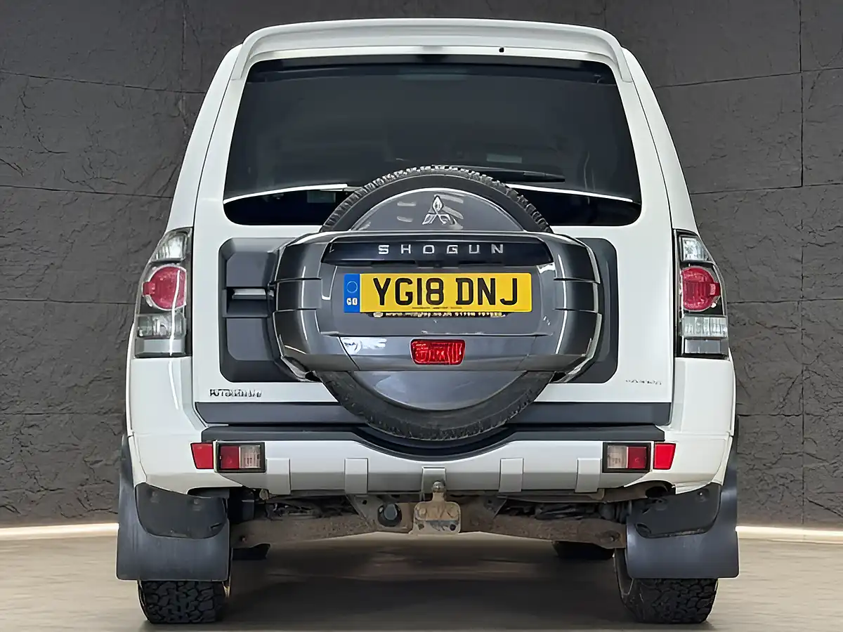 Used 2018 Mitsubishi Shogun Warrior White - Interior and Exterior details 12