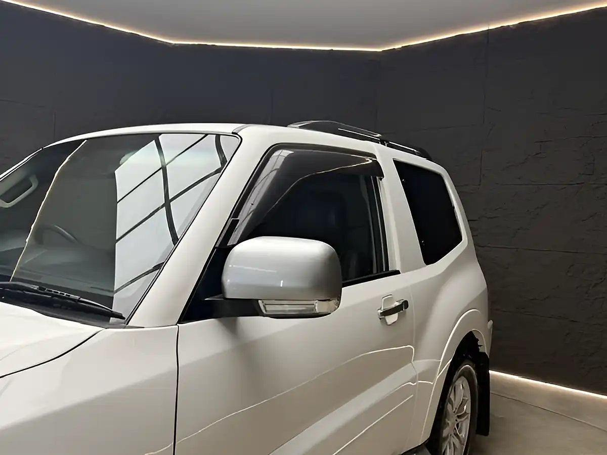 Used 2018 Mitsubishi Shogun Warrior White - Interior and Exterior details 15