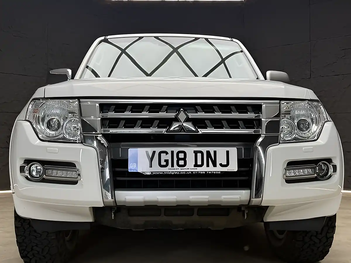 Used 2018 Mitsubishi Shogun Warrior White - Interior and Exterior details 17