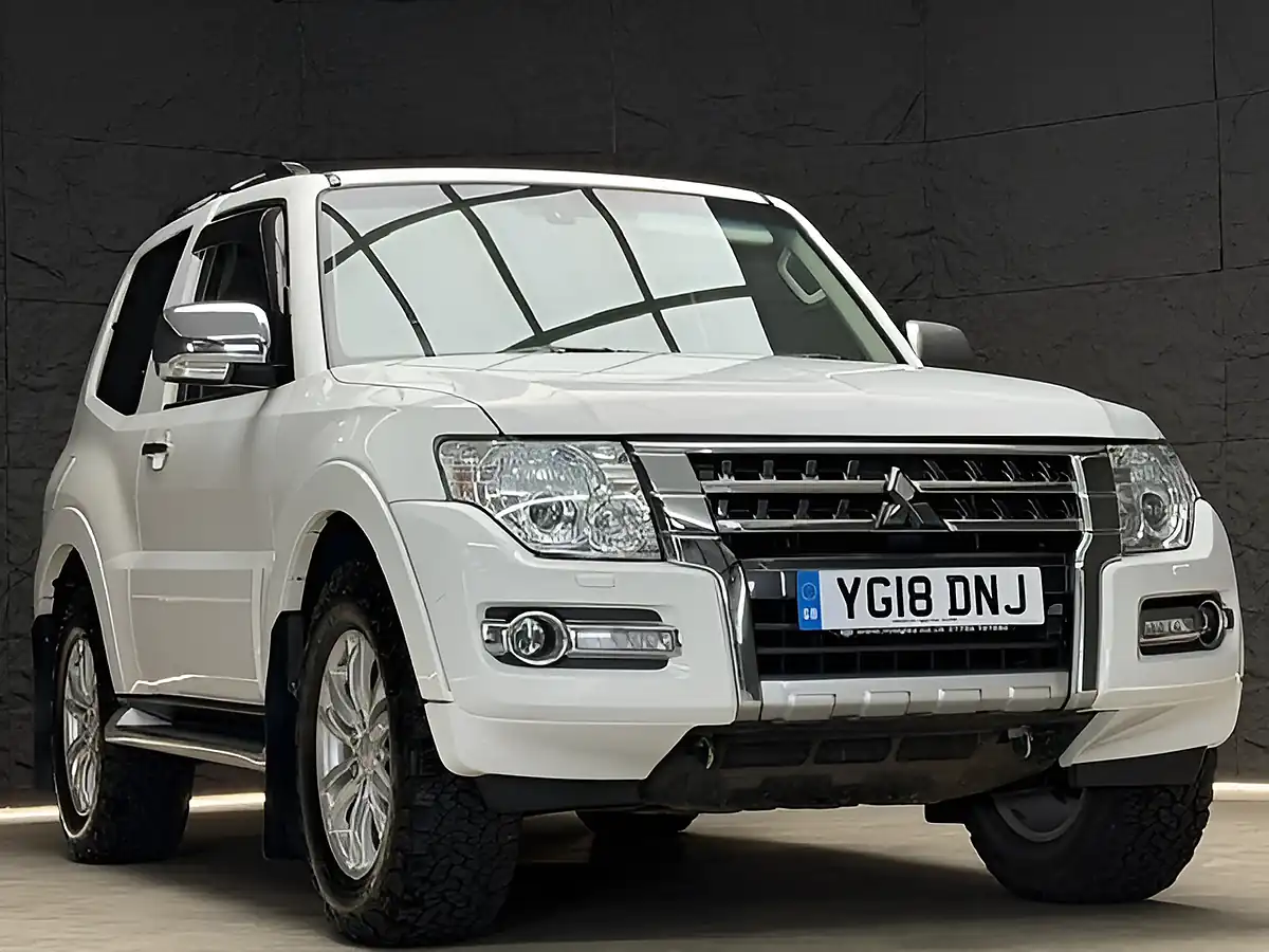 Used 2018 Mitsubishi Shogun Warrior White - Interior and Exterior details 7