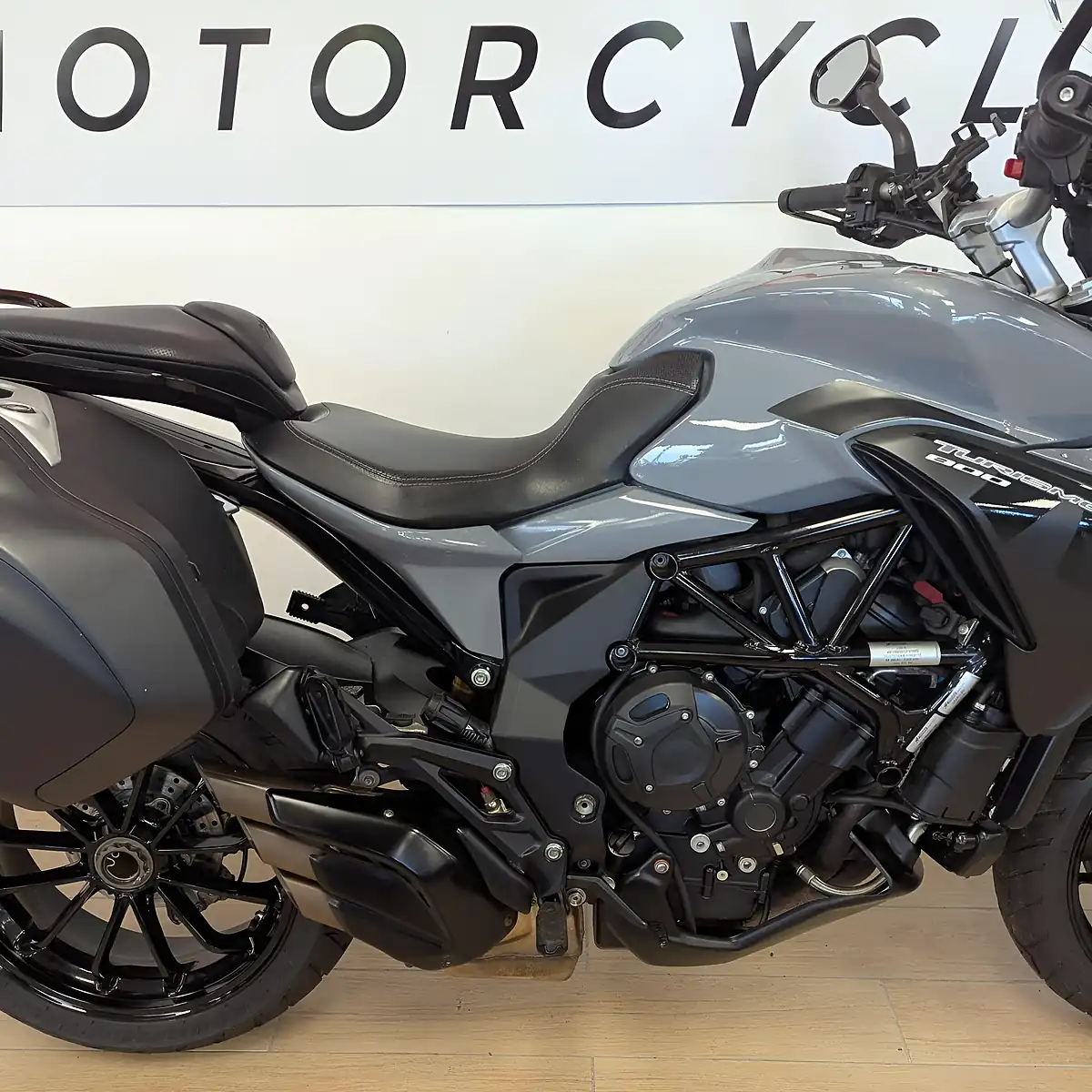 Used 2018 Mv Agusta Turismo Veloce 800 Adventure Grey - Interior and Exterior details 10
