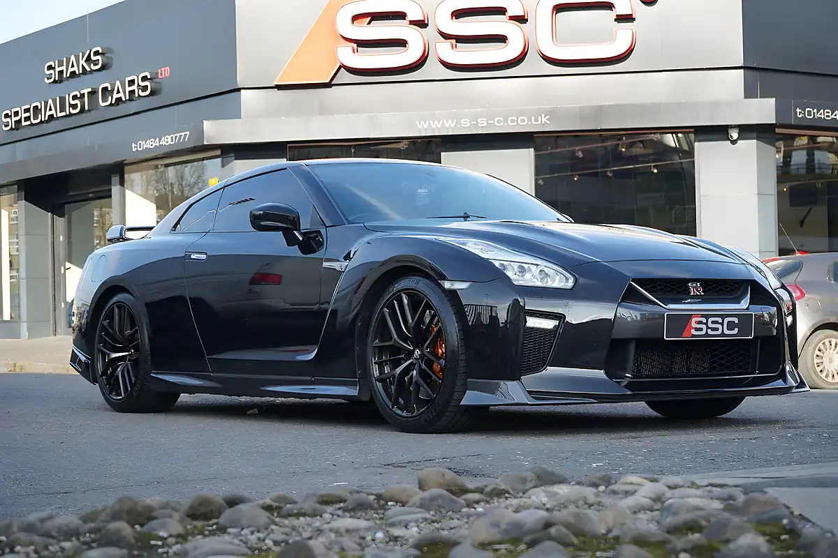 Used 2018 Nissan GT-R Prestige Black - Interior and Exterior details 4