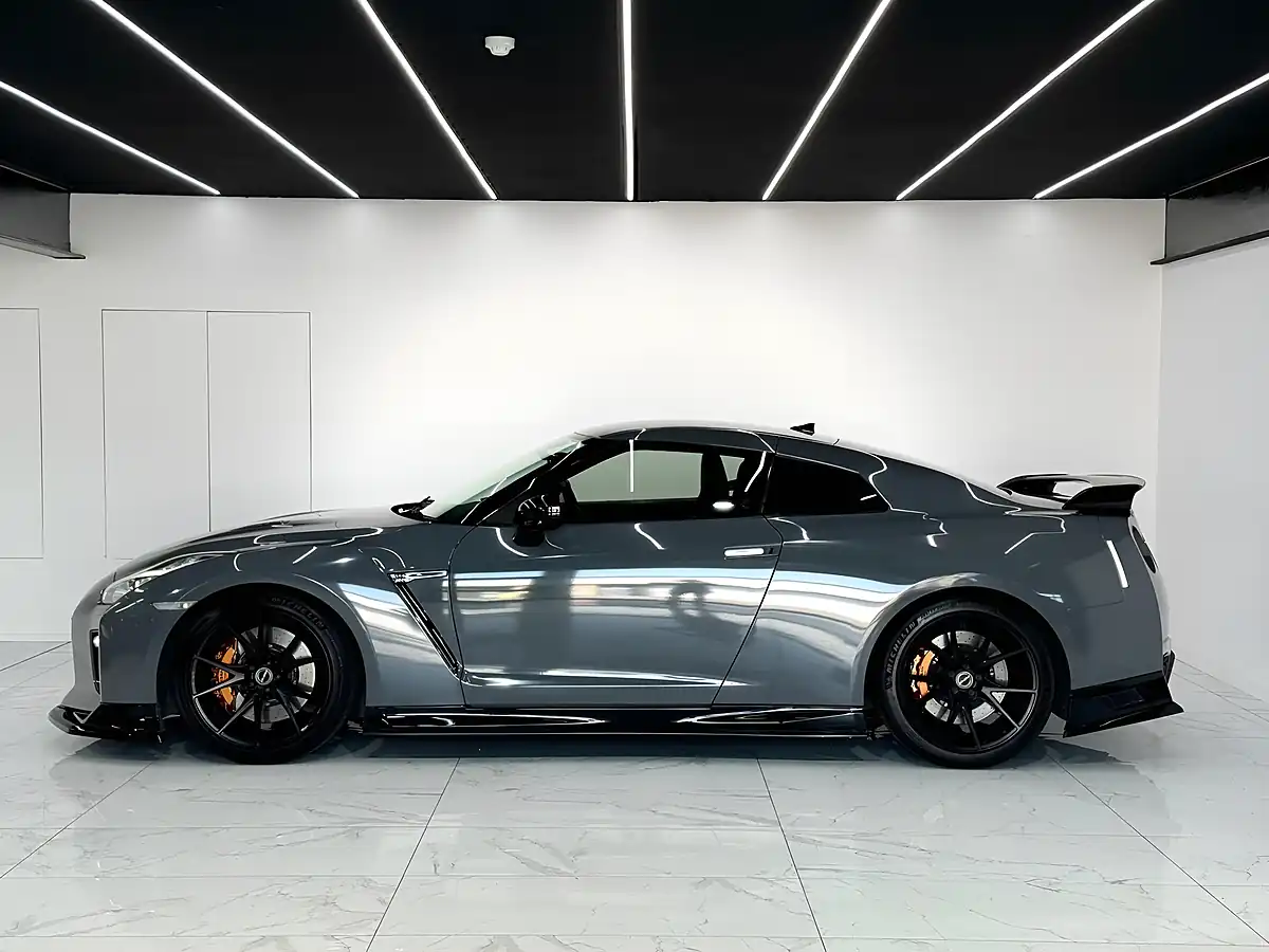 Used 2018 Nissan GT-R Prestige Prestige Grey (wrap) - Interior and Exterior details 3