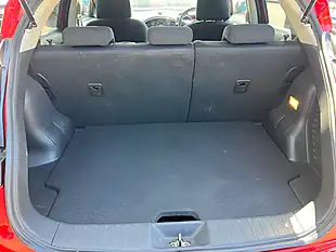 Used 2018 Nissan Juke Acenta Red - Interior and Exterior details 12