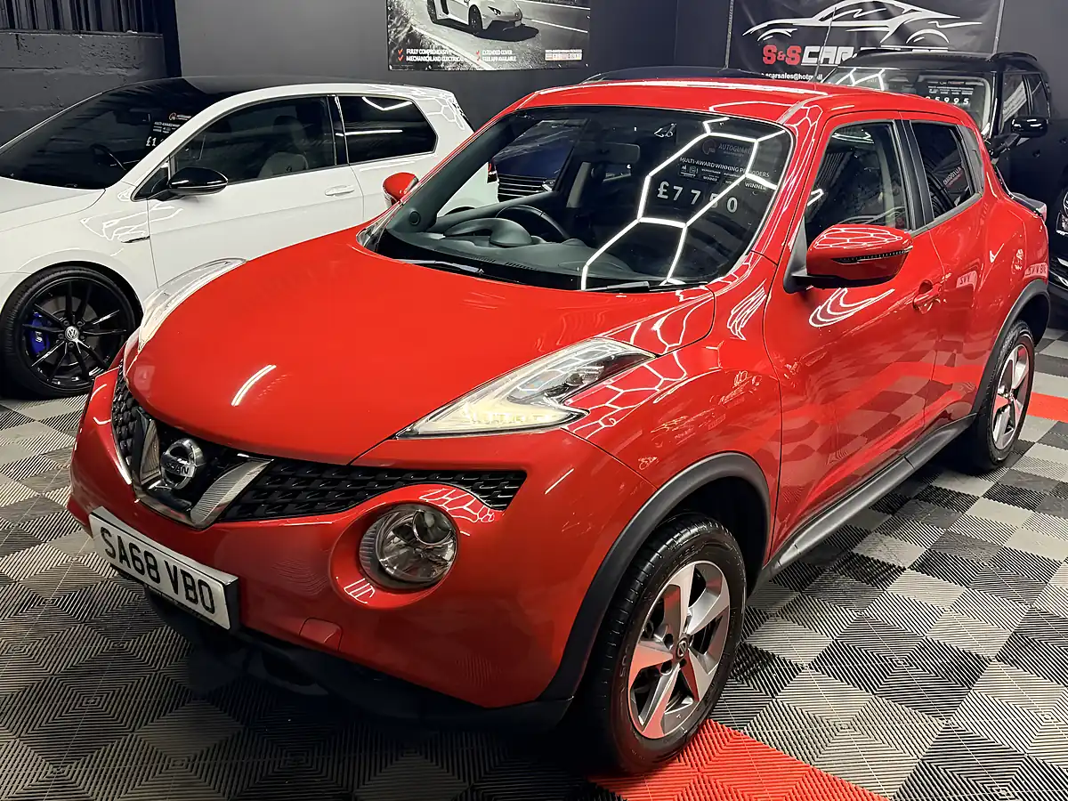Used 2018 Nissan Juke Acenta Red - Interior and Exterior details 12