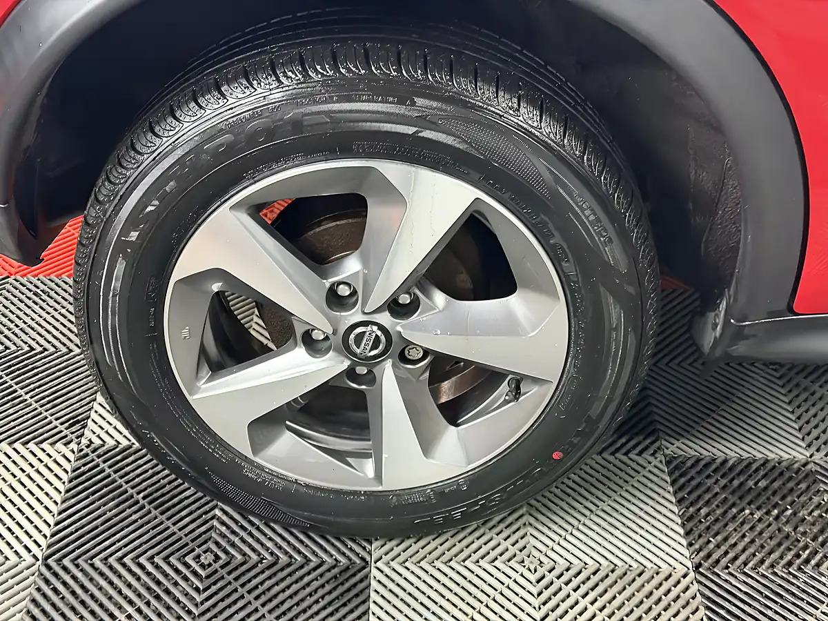 Used 2018 Nissan Juke Acenta Red - Interior and Exterior details 16