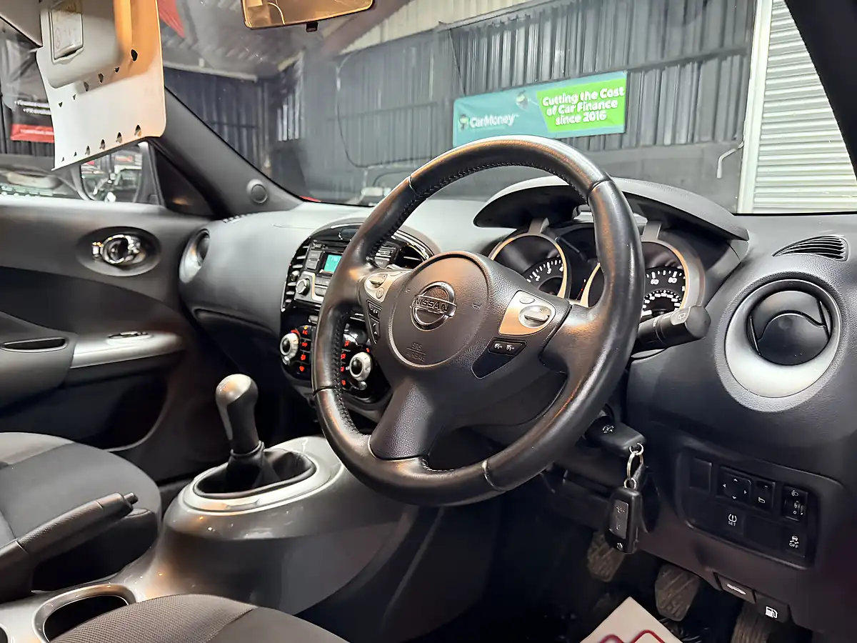 Used 2018 Nissan Juke Acenta Red - Interior and Exterior details 18
