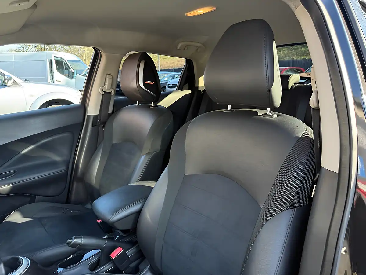 Used 2018 Nissan Juke Bose Personal Edition Black - Interior and Exterior details 20
