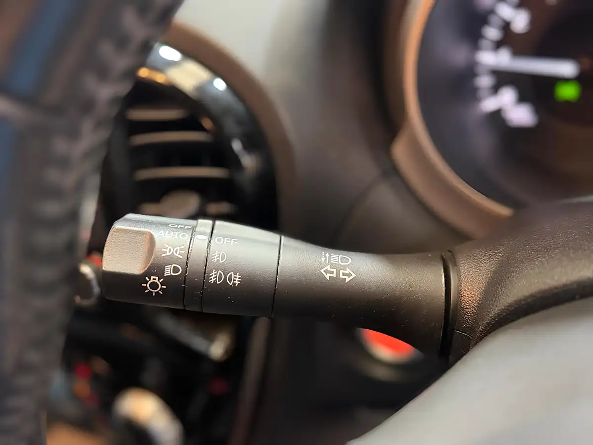 Used 2018 Nissan Juke Bose Personal Edition Blue - Interior and Exterior details 10