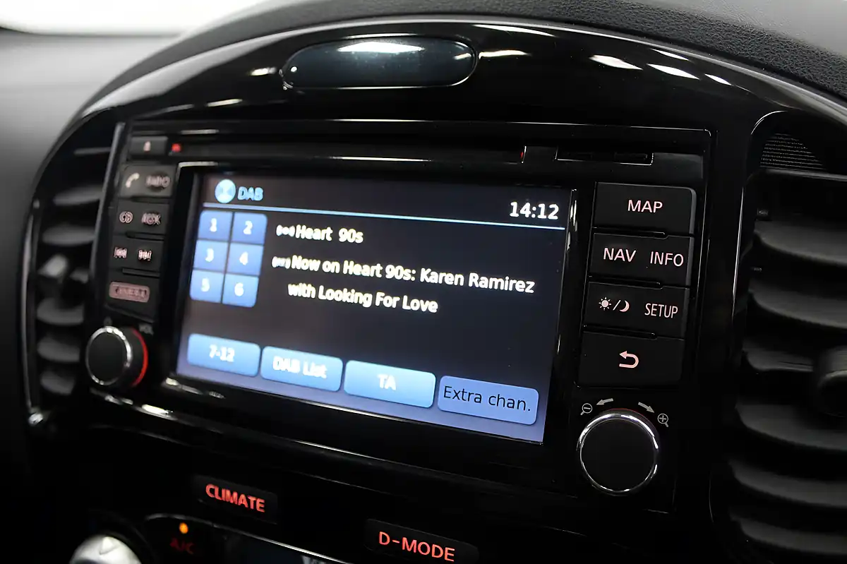 Used 2018 Nissan Juke Bose Personal Edition Blue - Interior and Exterior details 14