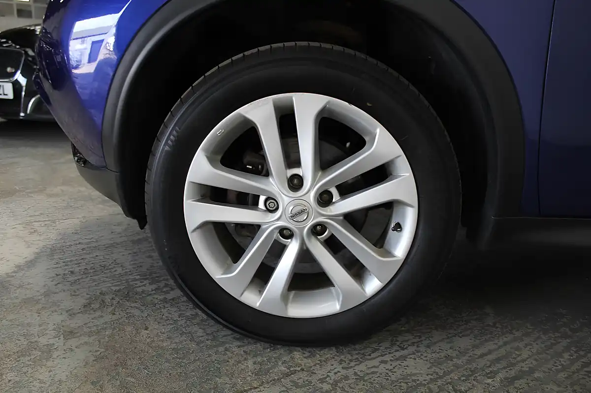 Used 2018 Nissan Juke Bose Personal Edition Blue - Interior and Exterior details 20