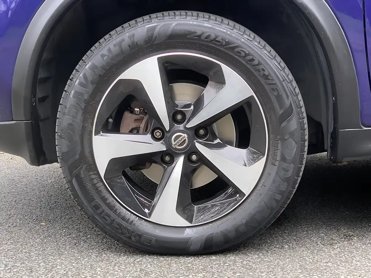 Used 2018 Nissan Juke Bose Personal Edition Blue - Interior and Exterior details 10