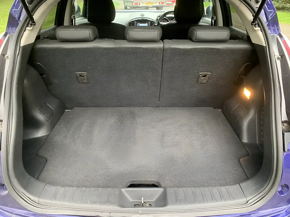 Used 2018 Nissan Juke Bose Personal Edition Blue - Interior and Exterior details 18