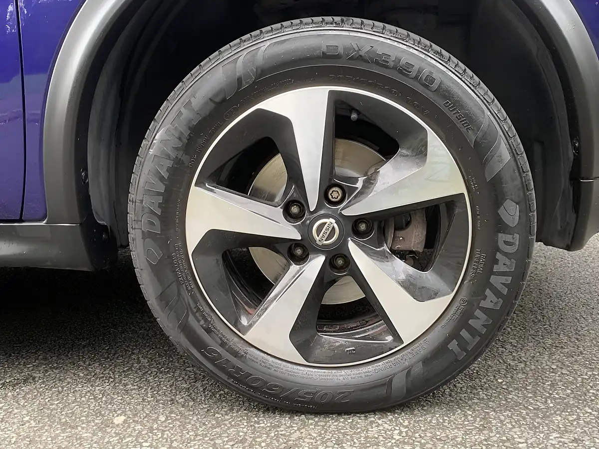 Used 2018 Nissan Juke Bose Personal Edition Blue - Interior and Exterior details 9
